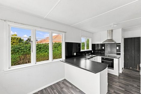 Photo of property in 198 Ngamotu Road, Spotswood, New Plymouth, 4310