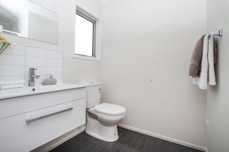 Photo of property in 29a Sylvan Crescent, Te Atatu South, Auckland, 0610