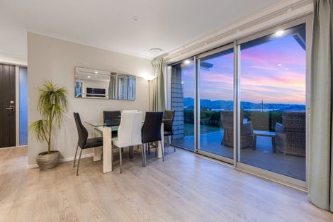 Photo of property in 5 Margaret Shields Avenue, Aotea, Porirua, 5024