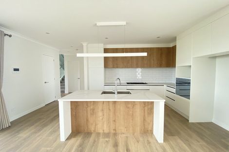 Photo of property in 37b Forrest Hill Road, Milford, Auckland, 0620