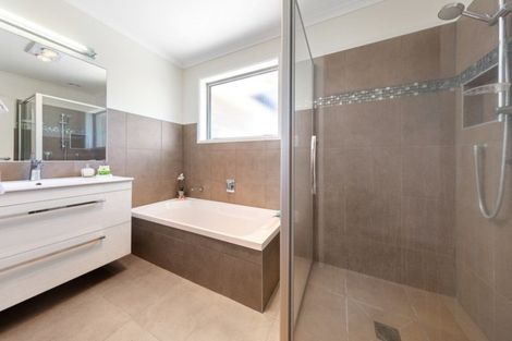 Photo of property in 24 Hillpark Drive, Pokeno, 2402