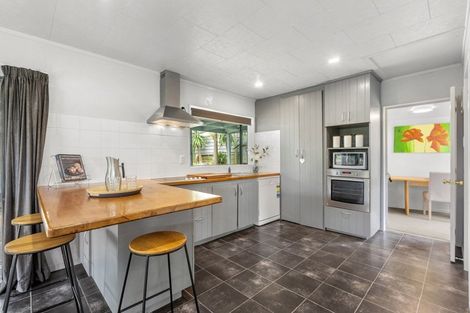 Photo of property in 4 Snowden Place, Raglan, 3225
