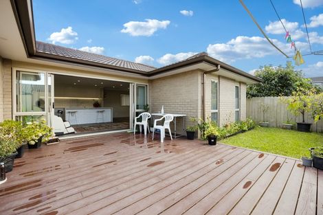 Photo of property in 37 Riverglade Parkway, Te Atatu South, Auckland, 0610