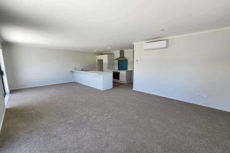 Photo of property in 6a Cross Street, Castlecliff, Whanganui, 4501