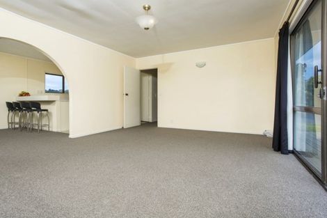 Photo of property in 2/6 Charmaine Road, Torbay, Auckland, 0630