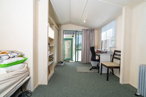 Photo of property in 2 Huntingdon Street, Northland, Wellington, 6012