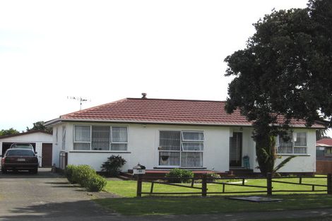 Photo of property in 51 Thatcher Street, Castlecliff, Whanganui, 4501
