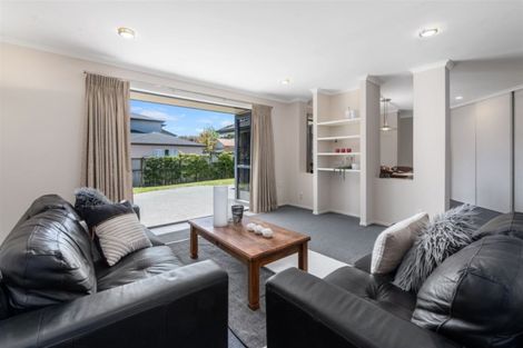 Photo of property in 8 Ballymore Drive, Pinehill, Auckland, 0632