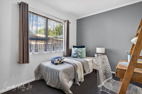 Photo of property in 27 Hurndall Street East, Maungaturoto, 0520