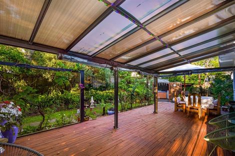 Photo of property in 3 Garcia Place, West Harbour, Auckland, 0618