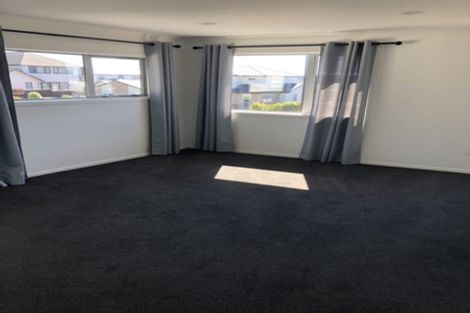 Photo of property in 15 Skipjack Pass, Silverdale, 0932