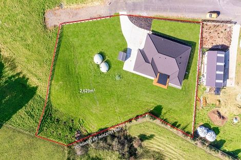 Photo of property in 5 Don Mackinnon Way, Hunua, 2583