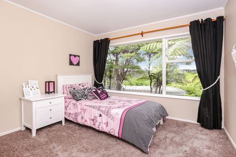 Photo of property in 44 Rimutaka Place, Titirangi, Auckland, 0604