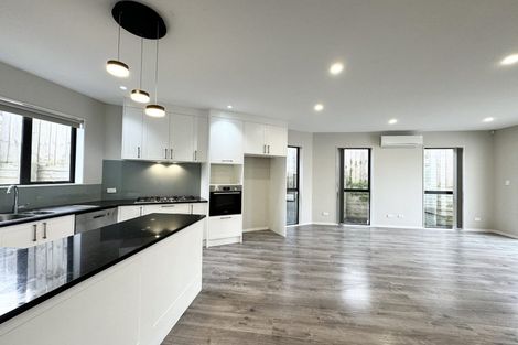 Photo of property in 6c St Catherine Crescent, West Harbour, Auckland, 0618