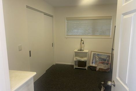 Photo of property in 1/100 Saddleback Rise, Murrays Bay, Auckland, 0630
