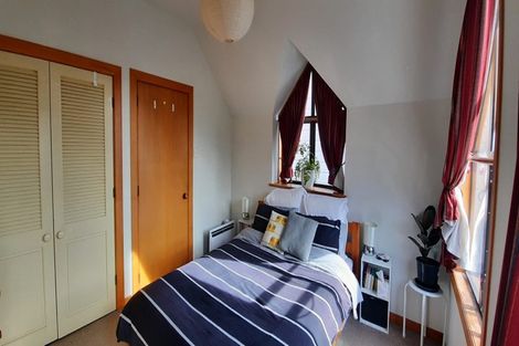 Photo of property in 2/5 Scarborough Terrace, Mount Victoria, Wellington, 6011