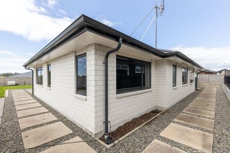 Photo of property in 31 Keene Drive, Bell Block, New Plymouth, 4312