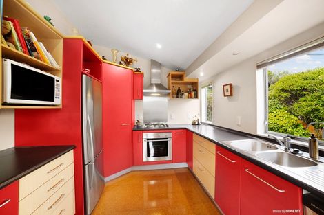 Photo of property in 9 Huntingdon Street, Northland, Wellington, 6012