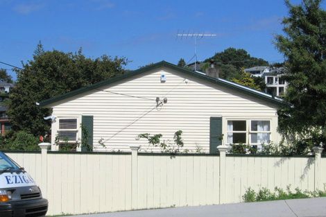 Photo of property in 84 Matipo Road, Mairangi Bay, Auckland, 0630
