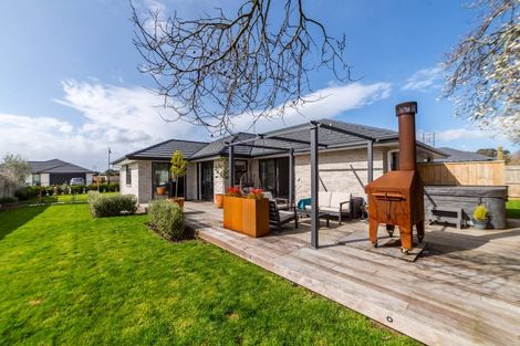 Photo of property in 7 Kakariki Crescent, Carterton, 5713