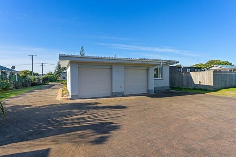 Photo of property in 5 Toi Street, Otaki Beach, Otaki, 5512