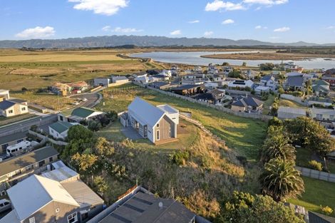 Photo of property in 2 Rangeview Rise, Foxton Beach, Foxton, 4815