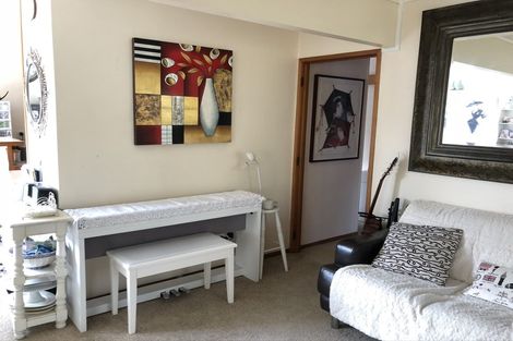 Photo of property in 1/11 Ocean View Road, Hillcrest, Auckland, 0627