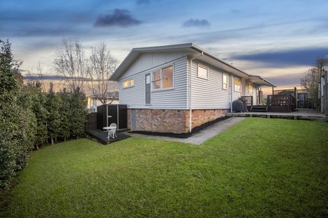 Photo of property in 5 Tauhara Street, Green Bay, Auckland, 0604