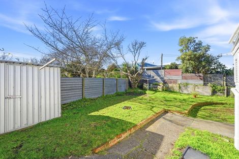 Photo of property in 100 Gonville Avenue, Gonville, Whanganui, 4501