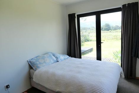 Photo of property in 48 Rutherford Drive, Waikanae Beach, Waikanae, 5036