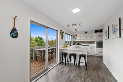 Photo of property in 14a West Lynn Road, Titirangi, Auckland, 0604