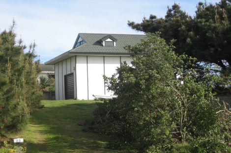 Photo of property in 33 Rua Avenue, Waitarere Beach, Levin, 5510