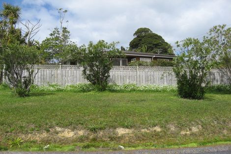 Photo of property in 1 Twin Wharf Road, Herald Island, Auckland, 0618