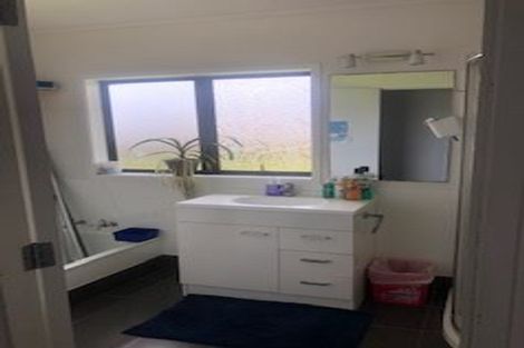 Photo of property in 73 Tramway Road, Beach Haven, Auckland, 0626