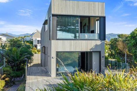 Photo of property in 7 Tutere Street, Waikanae Beach, Waikanae, 5036