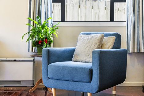 Photo of property in 11 Mackwell Road, Fairview Heights, Auckland, 0632