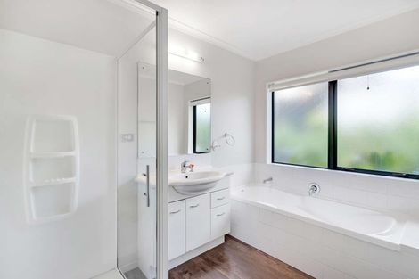 Photo of property in 21 Mandalay Place, Waiuku, 2123