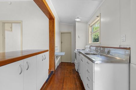 Photo of property in 58 Morley Street, New Plymouth, 4310