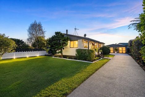 Photo of property in 8 Bruton Place, Nawton, Hamilton, 3200