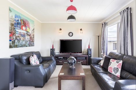 Photo of property in 29 Melandra Road, Stanmore Bay, Whangaparaoa, 0932