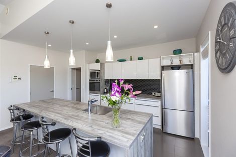 Photo of property in 2 Te Heke Place, Waikanae, 5036