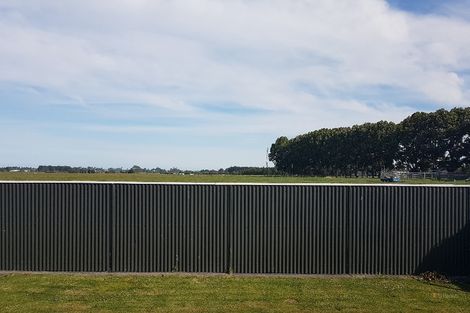 Photo of property in 19 Timaru Road, Waimate, 7924