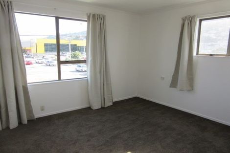 Photo of property in 2/103 Rongotai Road, Kilbirnie, Wellington, 6022