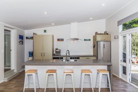 Photo of property in 16 Brandon Road, Manly, Whangaparaoa, 0930