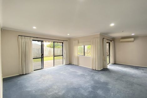 Photo of property in 23 Dairyland Drive, East Tamaki Heights, Auckland, 2016