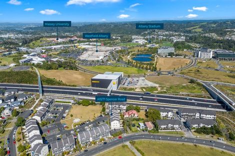 Photo of property in 10a/71 Spencer Road, Oteha, Auckland, 0632