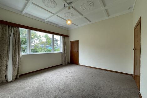 Photo of property in 492 Blockhouse Bay Road, Blockhouse Bay, Auckland, 0600