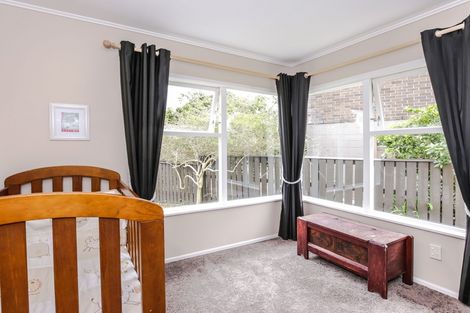 Photo of property in 44 Rimutaka Place, Titirangi, Auckland, 0604