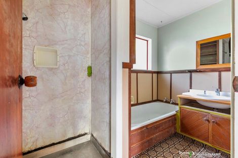 Photo of property in 9 Gow Street, Newlands, Wellington, 6037