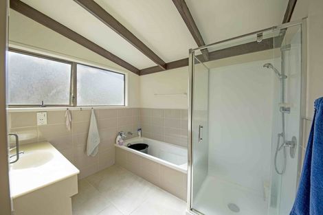 Photo of property in 18 Valdese Rise, Browns Bay, Auckland, 0630